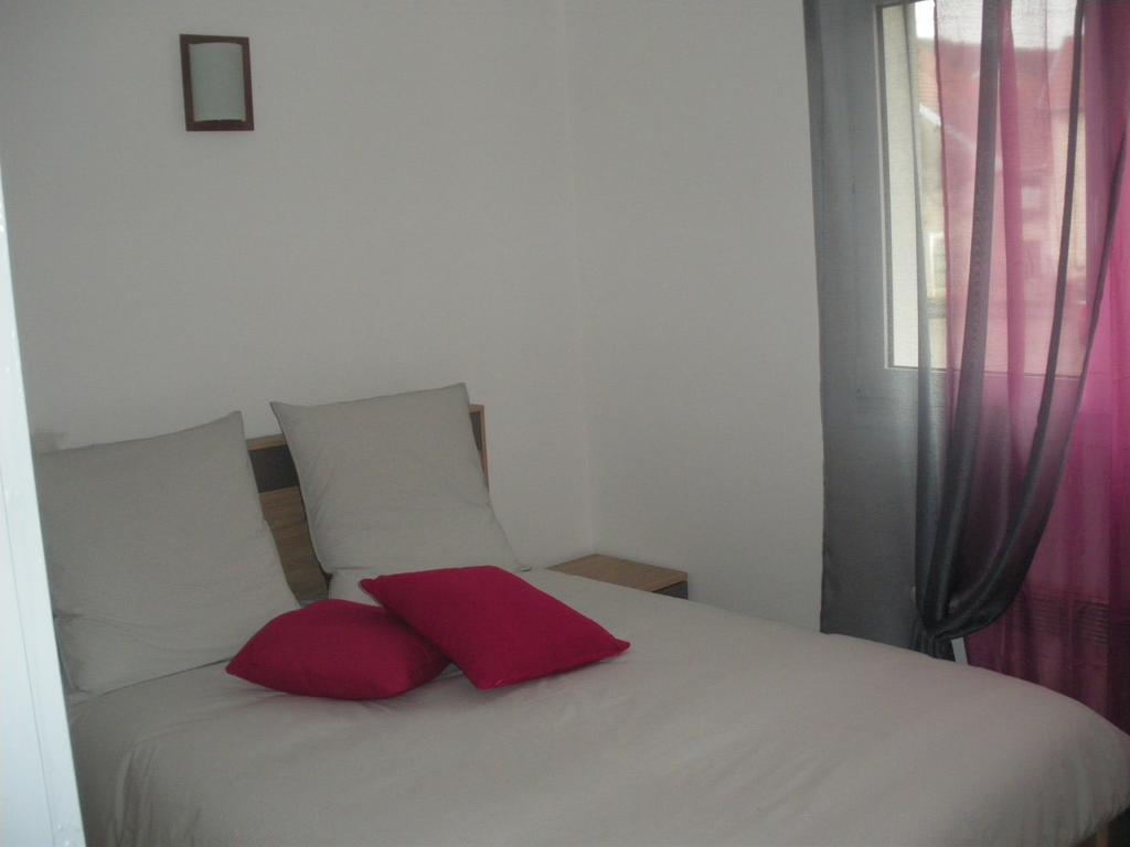 Au Pied De La Roche Appartement Buitenkant foto