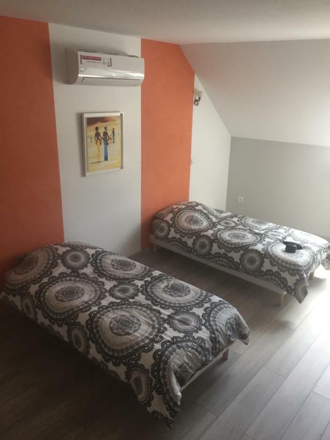 Au Pied De La Roche Appartement Buitenkant foto