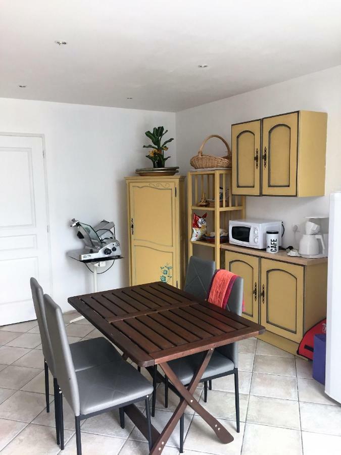 Au Pied De La Roche Appartement Buitenkant foto